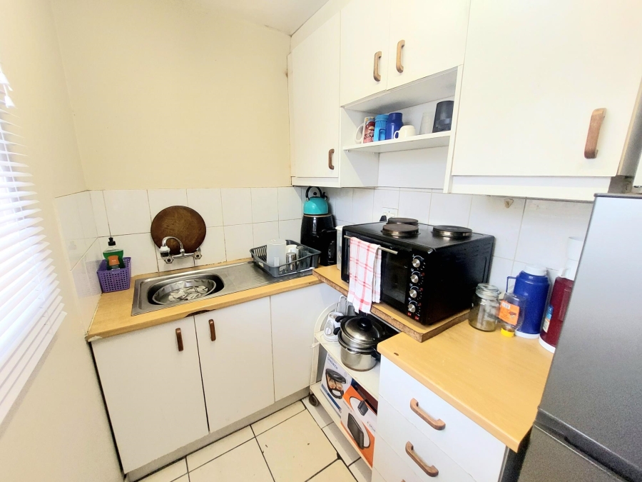 2 Bedroom Property for Sale in Oakglen Western Cape
